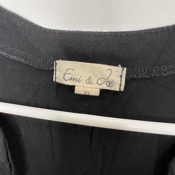 Emi & Joe - Picture 2 of 4